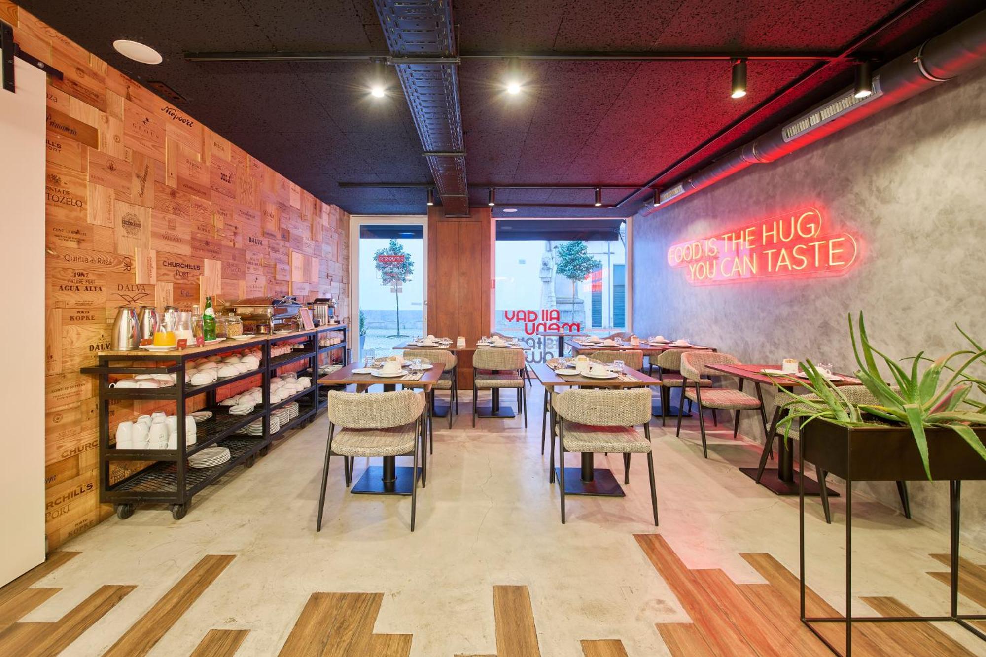 Hotel Moon&Sun Braga Bagian luar foto